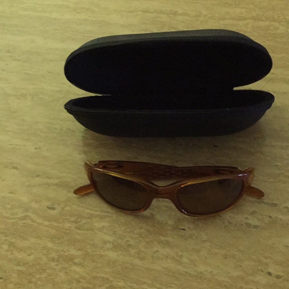 Vintage Oakley sunglasses 😎